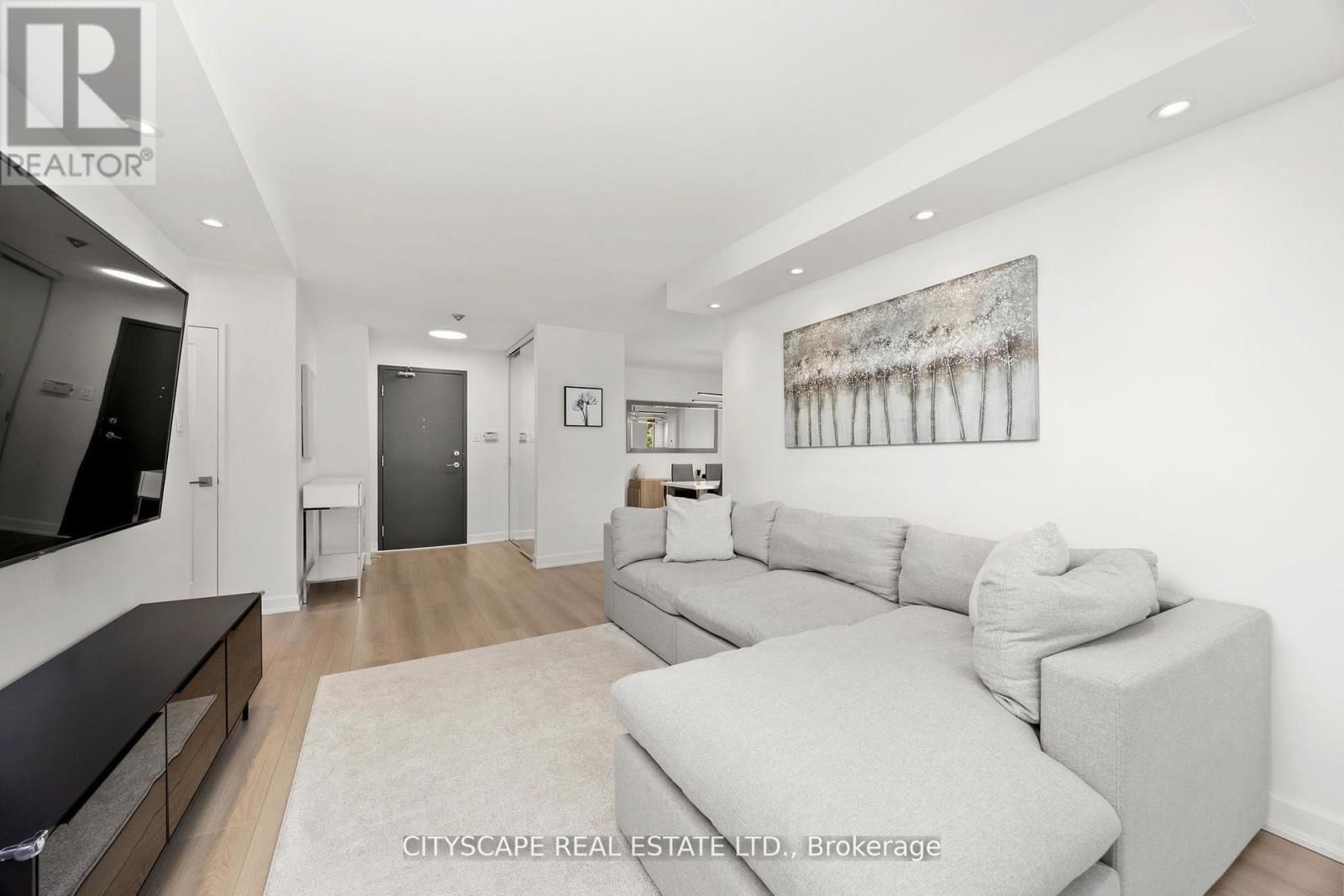 209 - 7460 BATHURST STREET Image 9