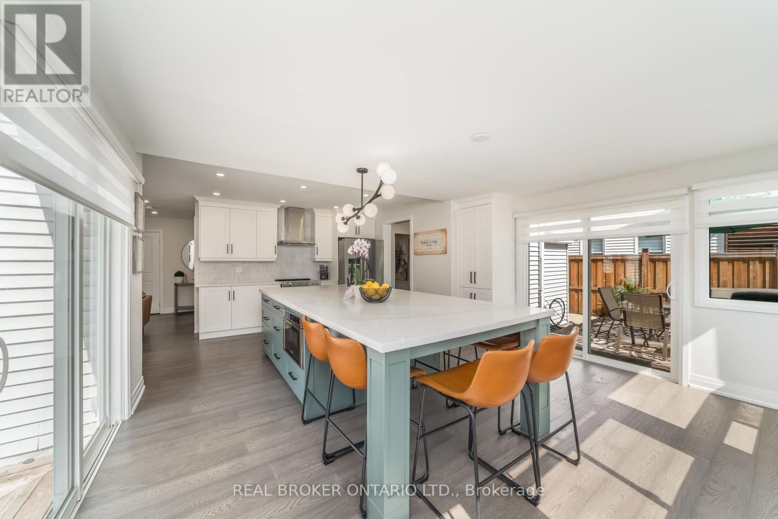 1879 ASHWOOD AVENUE Image 10