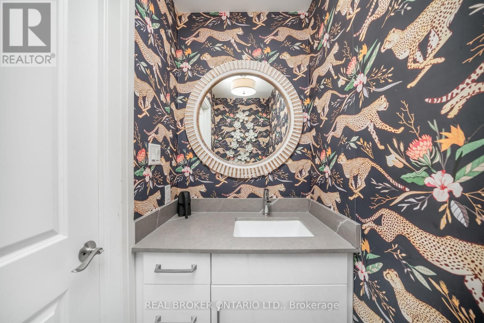 1879 ASHWOOD AVENUE Image 16