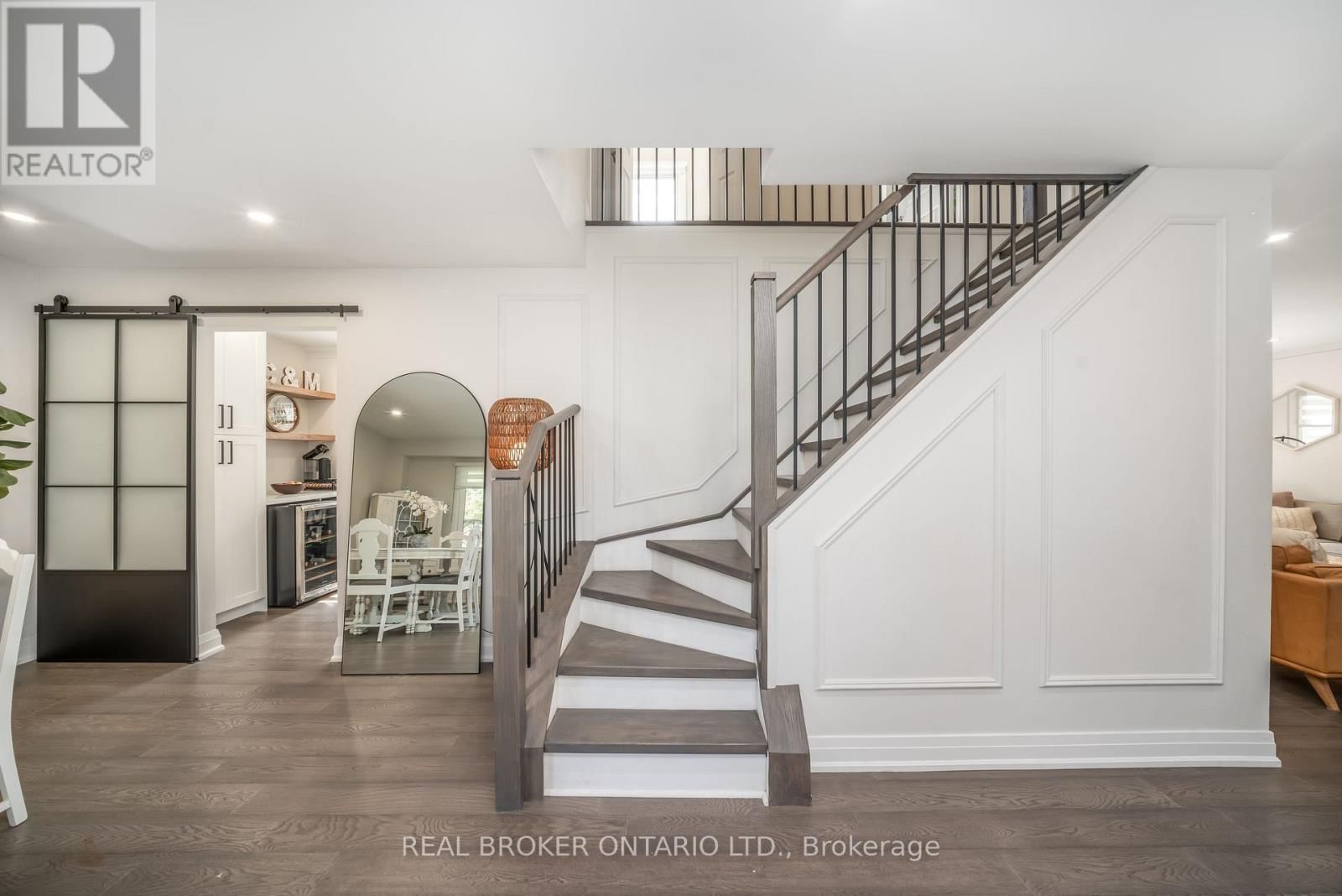 1879 ASHWOOD AVENUE Image 4