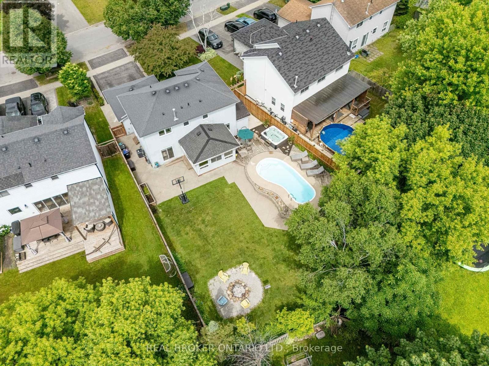 1879 ASHWOOD AVENUE Image 40