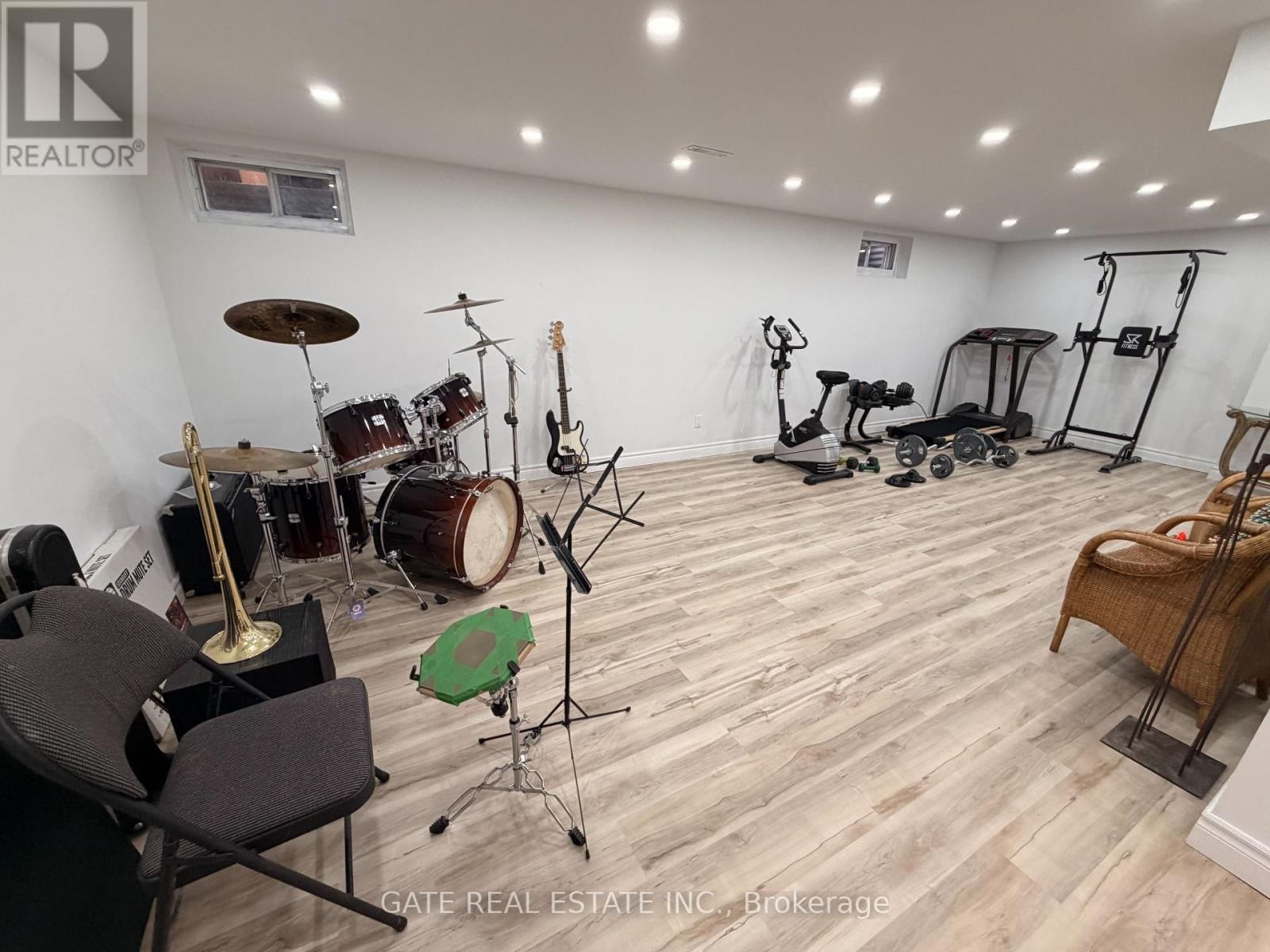 10 THORNY BRAE DRIVE Image 32