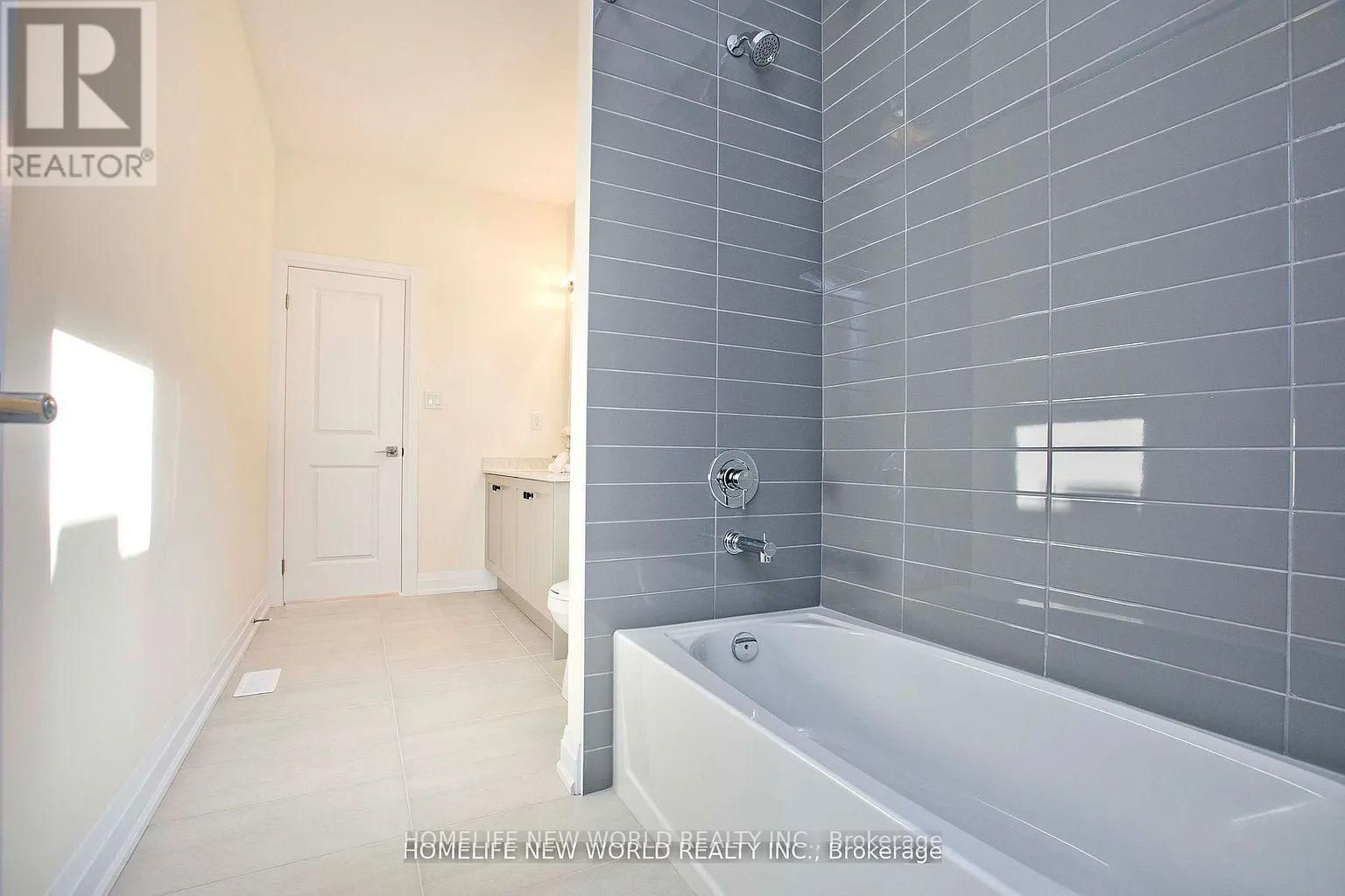 240 SEGUIN STREET NORTH Image 14