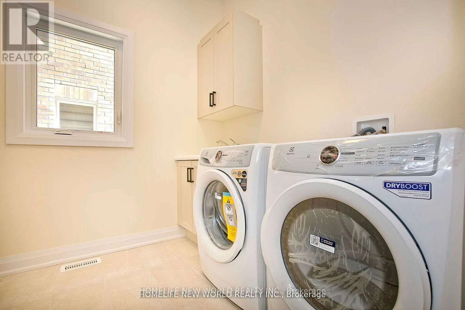 240 SEGUIN STREET NORTH Image 22