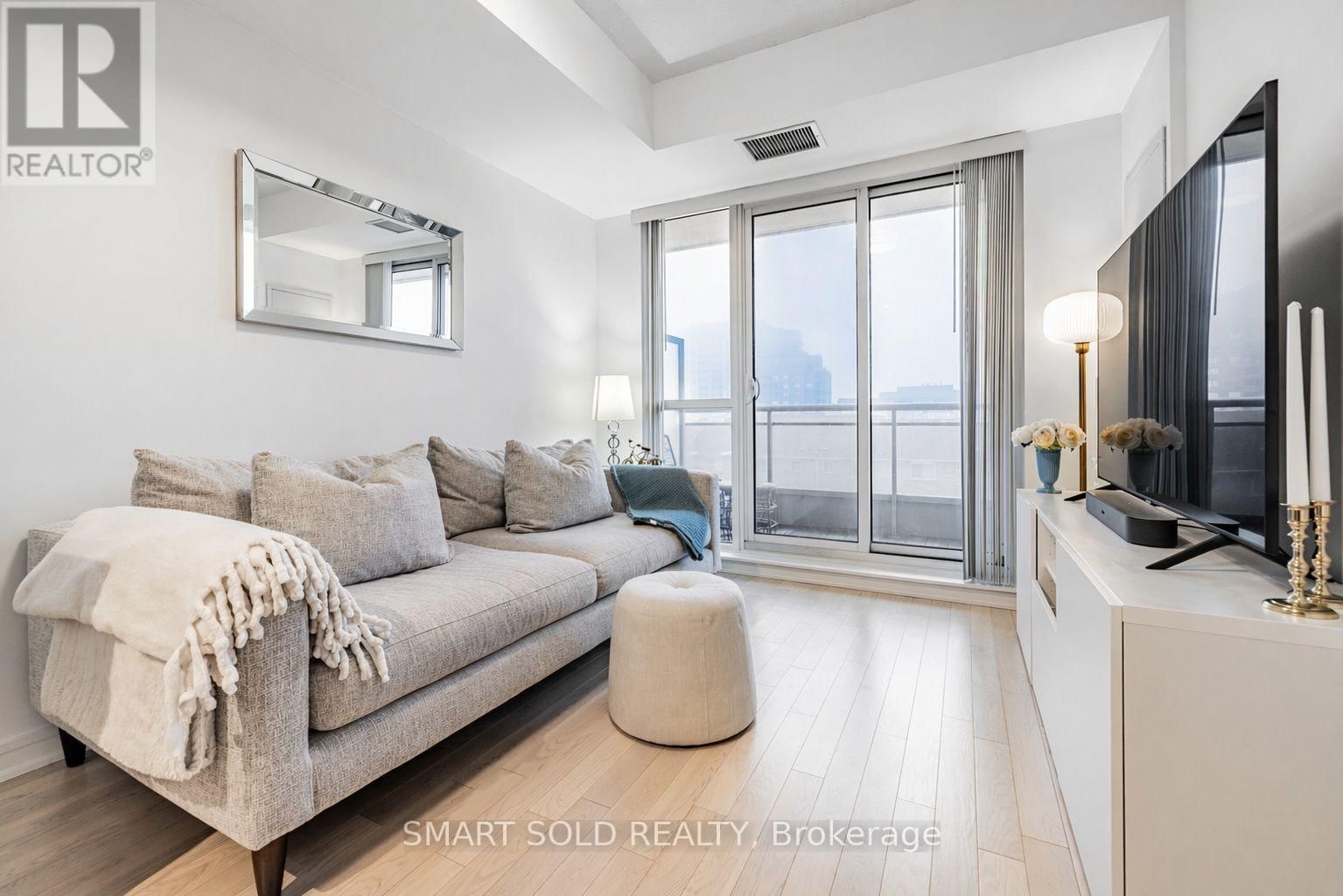 SE403 - 9199 YONGE STREET Image 3