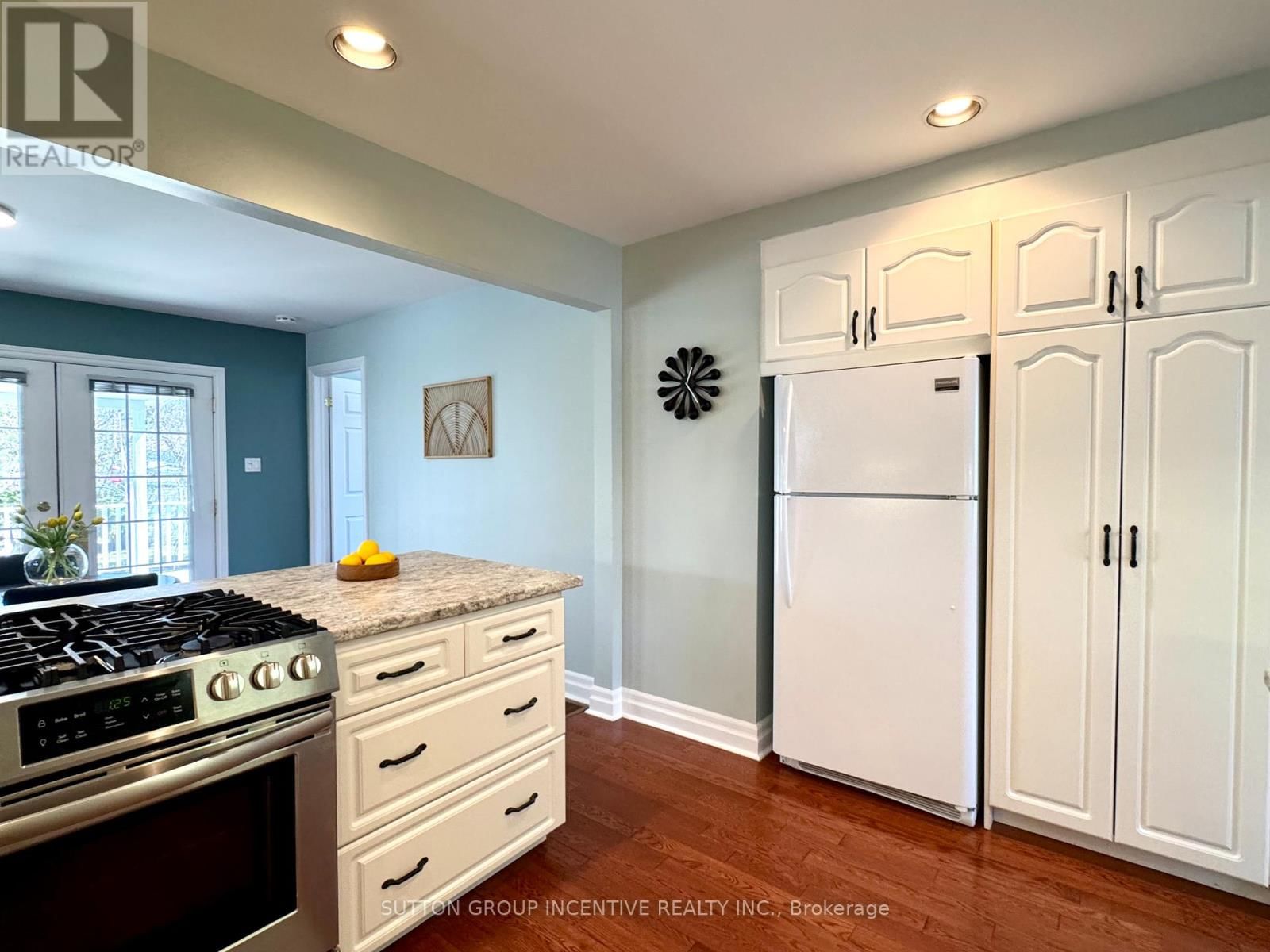 3 MELODY LANE Image 12