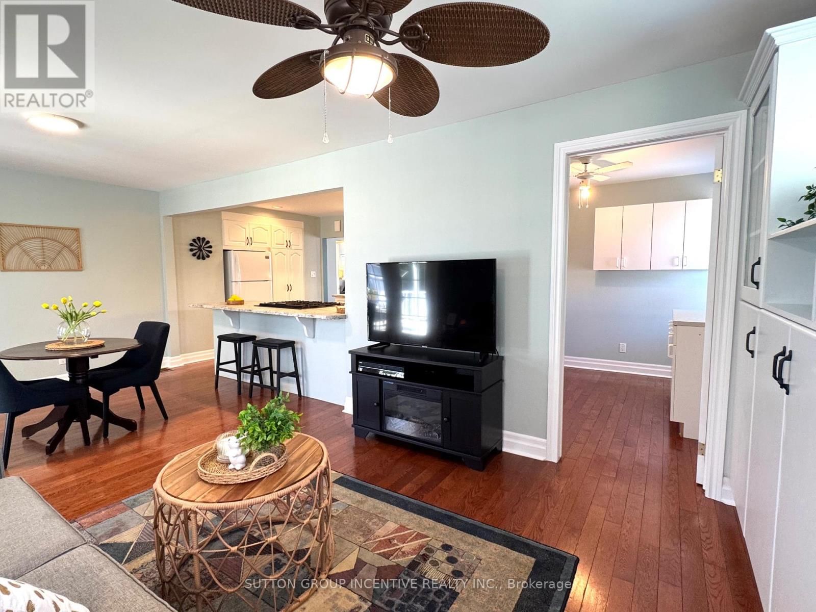 3 MELODY LANE Image 16