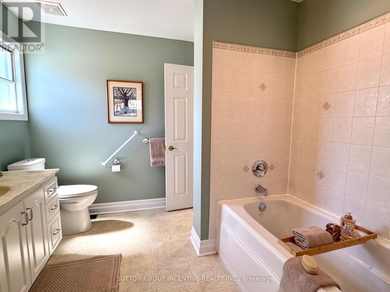 3 MELODY LANE Image 23