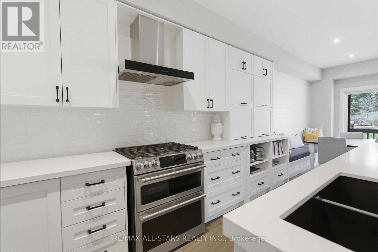 7 GORD MATTHEWS WAY Image 14