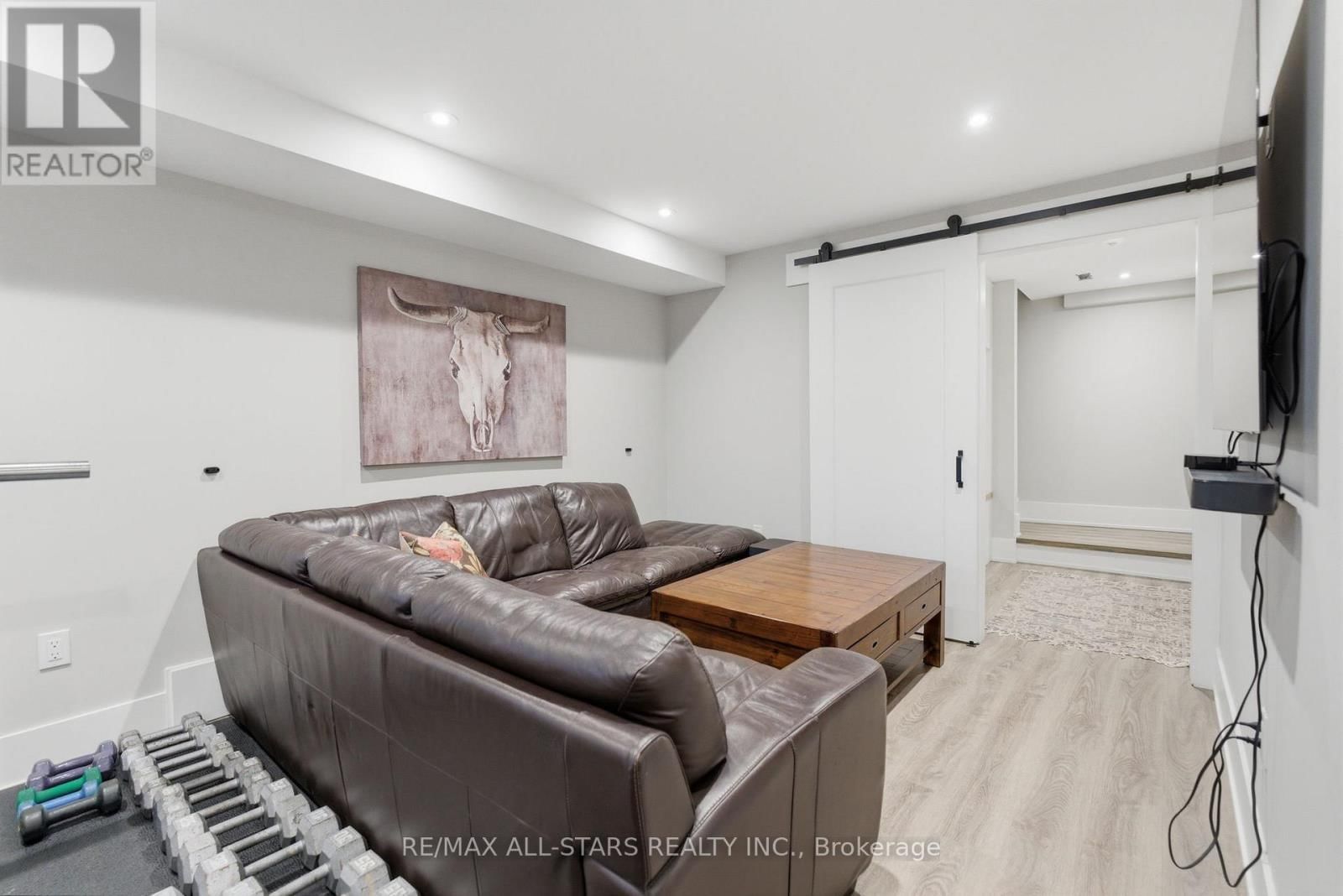 7 GORD MATTHEWS WAY Image 35