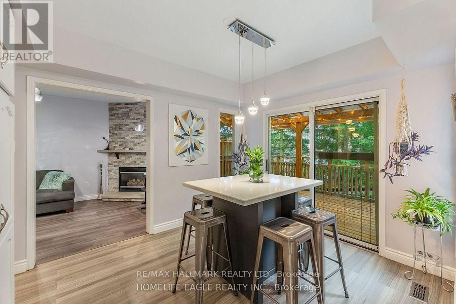 Upper - 410 CLEARMEADOW BOULEVARD Image 11