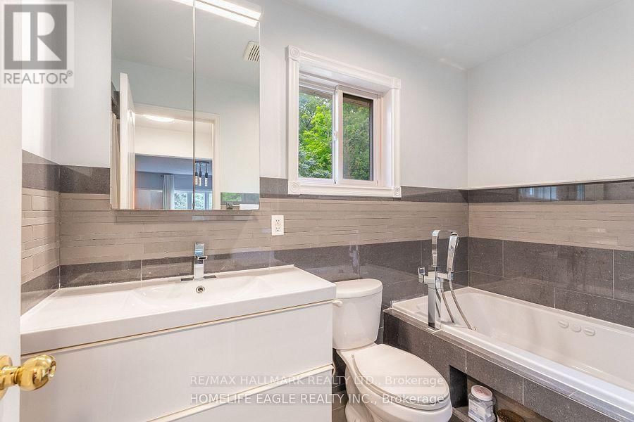 Upper - 410 CLEARMEADOW BOULEVARD Image 19