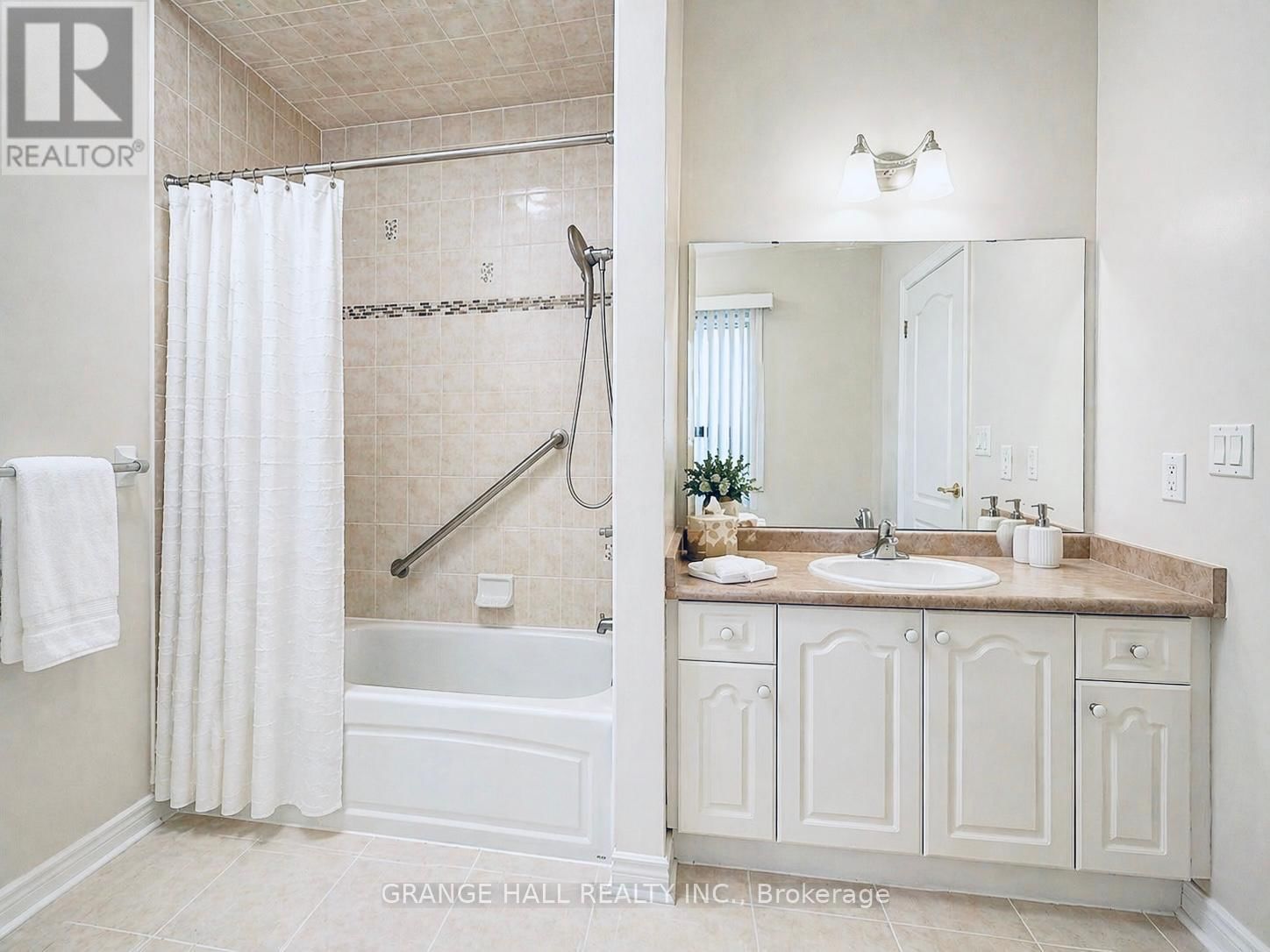 203 STARLING BOULEVARD Image 9