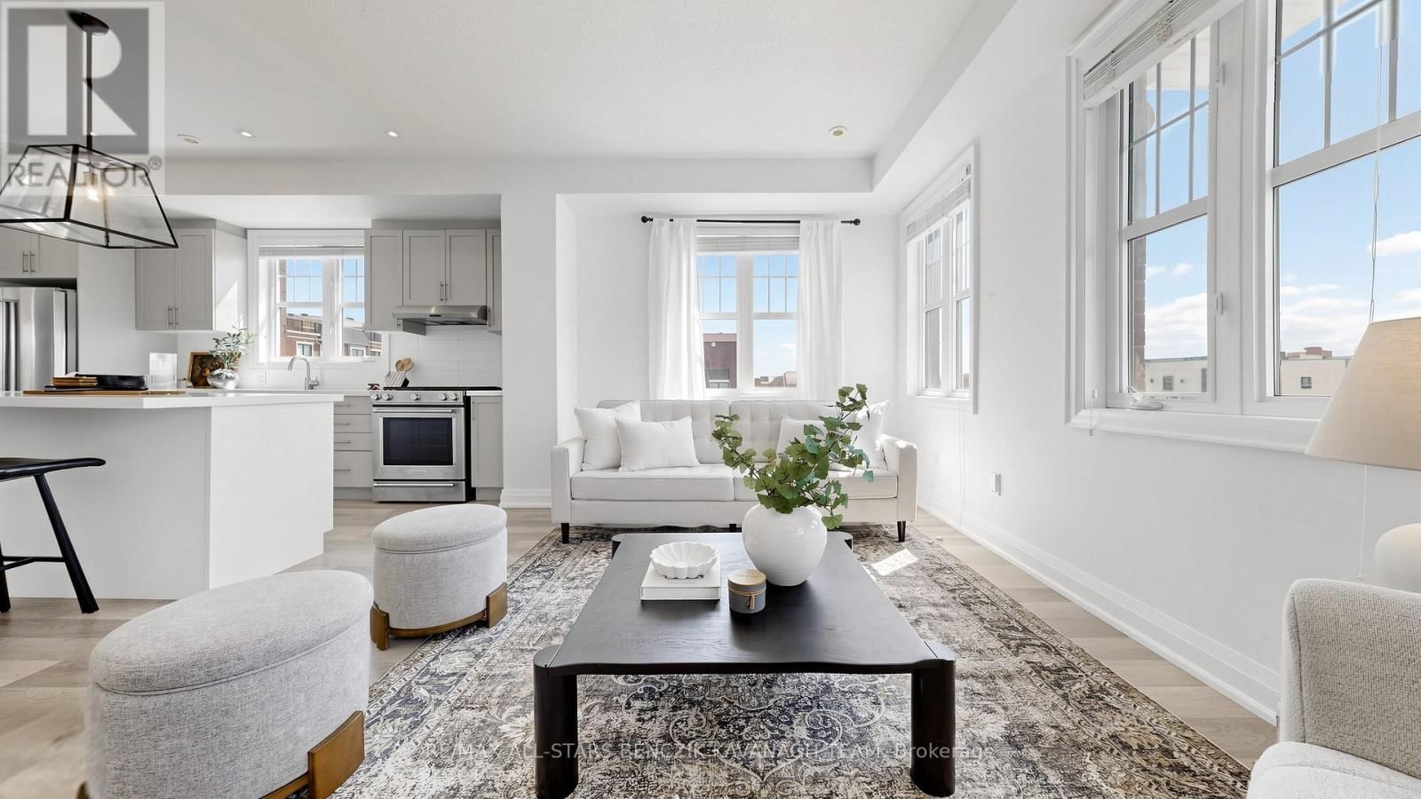 22 BAKER HILL BOULEVARD Image 10