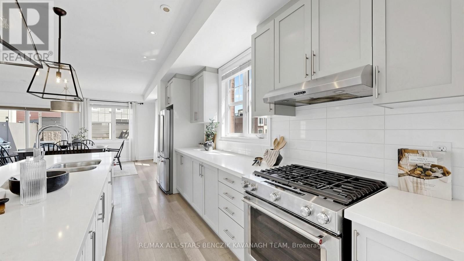 22 BAKER HILL BOULEVARD Image 8