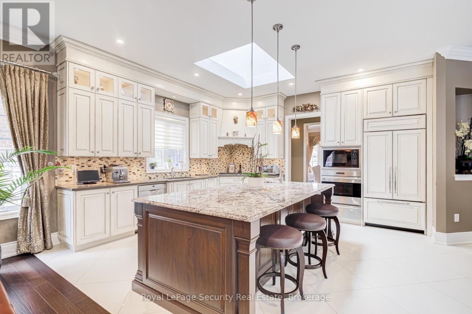 20 AUBRIETIA COURT Image 13