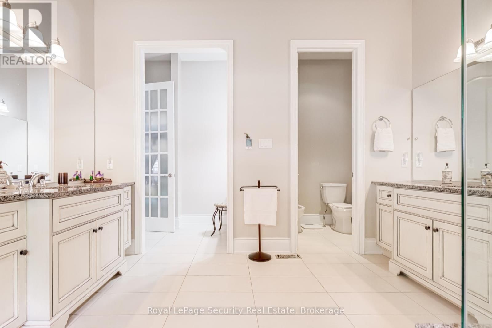 20 AUBRIETIA COURT Image 25