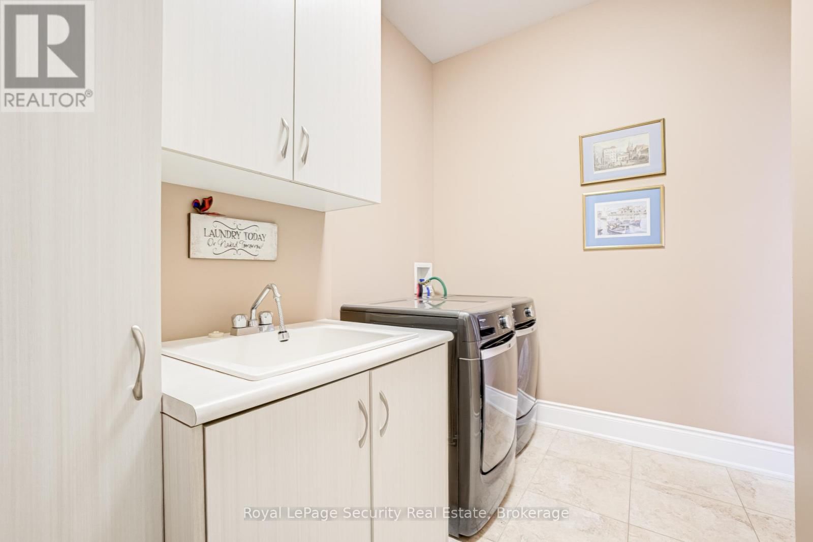 20 AUBRIETIA COURT Image 28