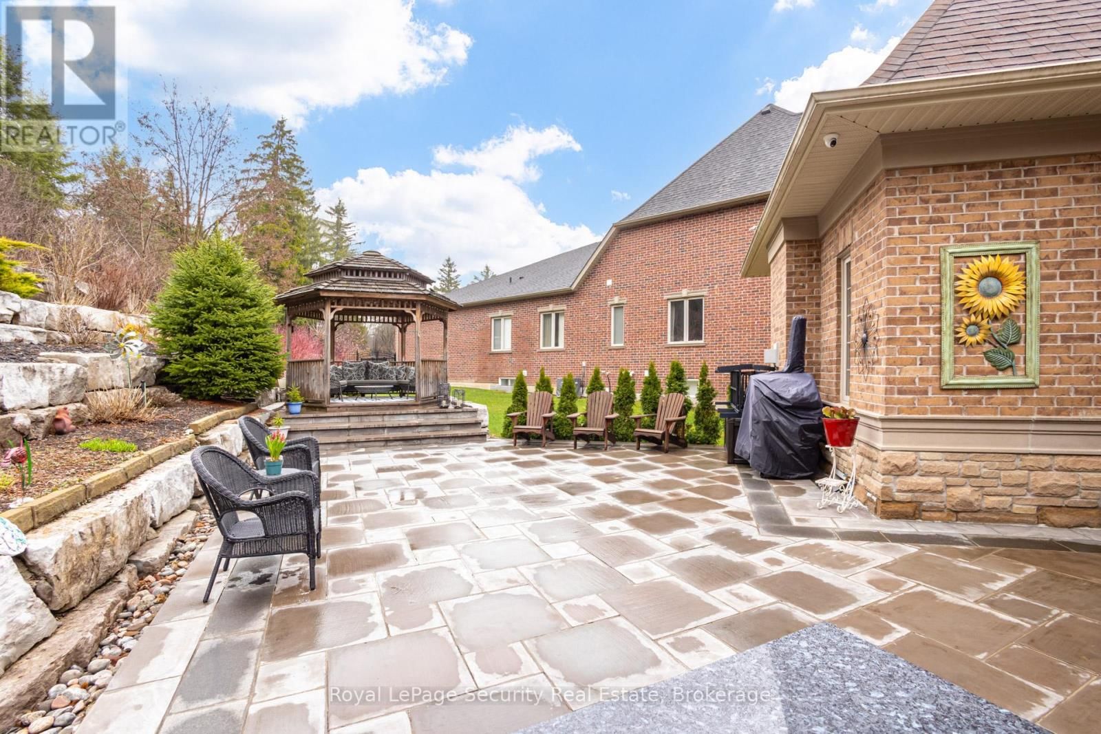 20 AUBRIETIA COURT Image 37