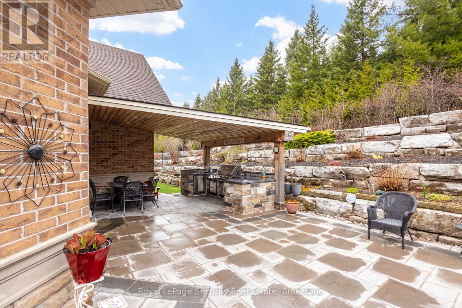 20 AUBRIETIA COURT Image 44