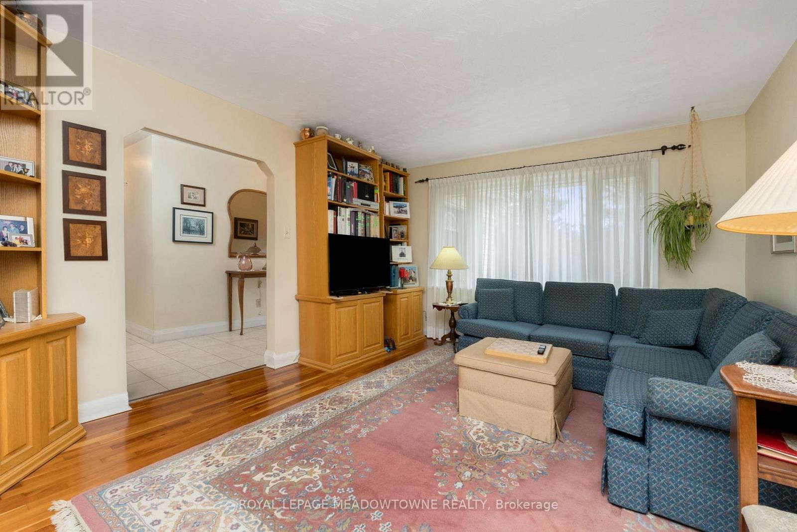 208 MARTIN STREET Image 14