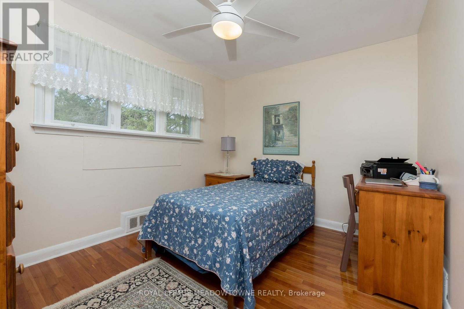 208 MARTIN STREET Image 23