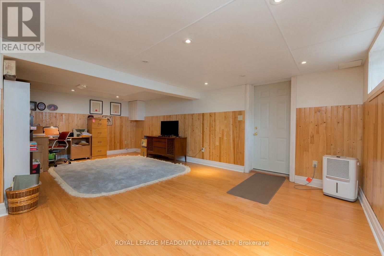 208 MARTIN STREET Image 25