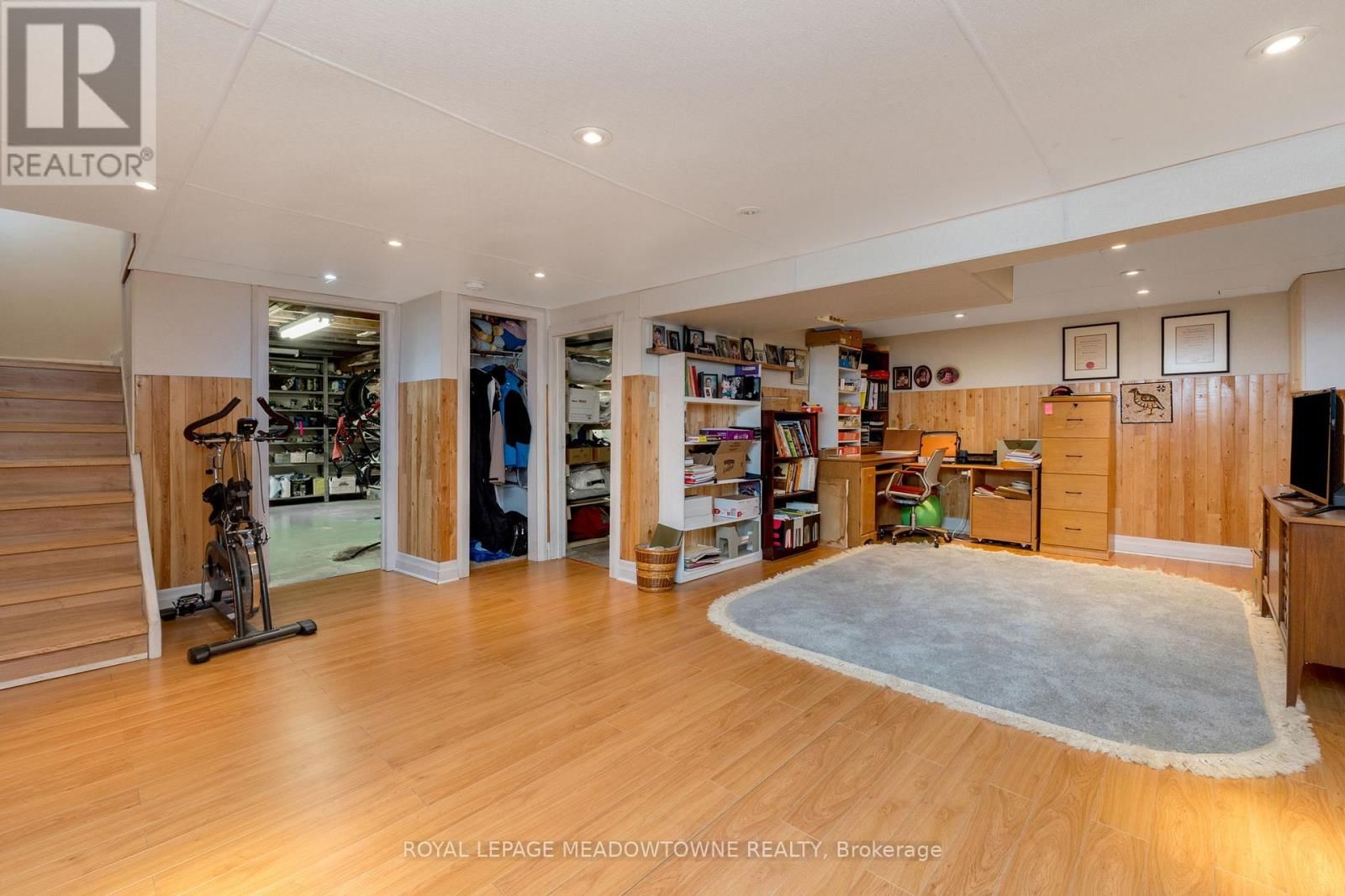 208 MARTIN STREET Image 26