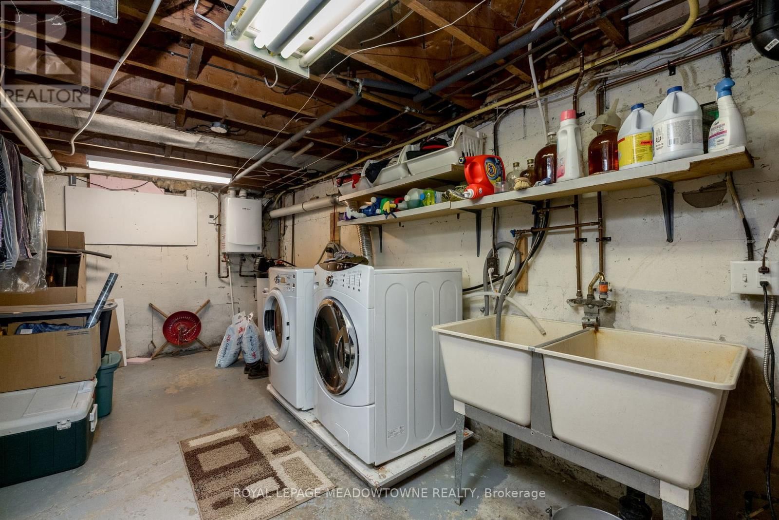 208 MARTIN STREET Image 27