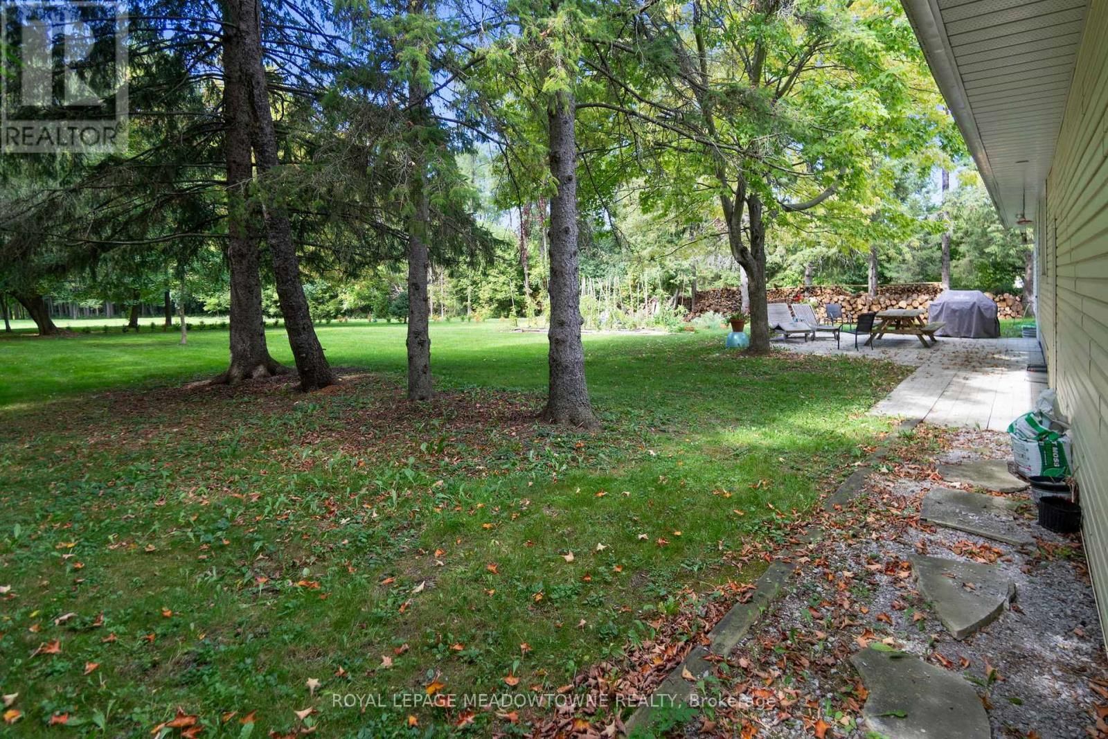 208 MARTIN STREET Image 28