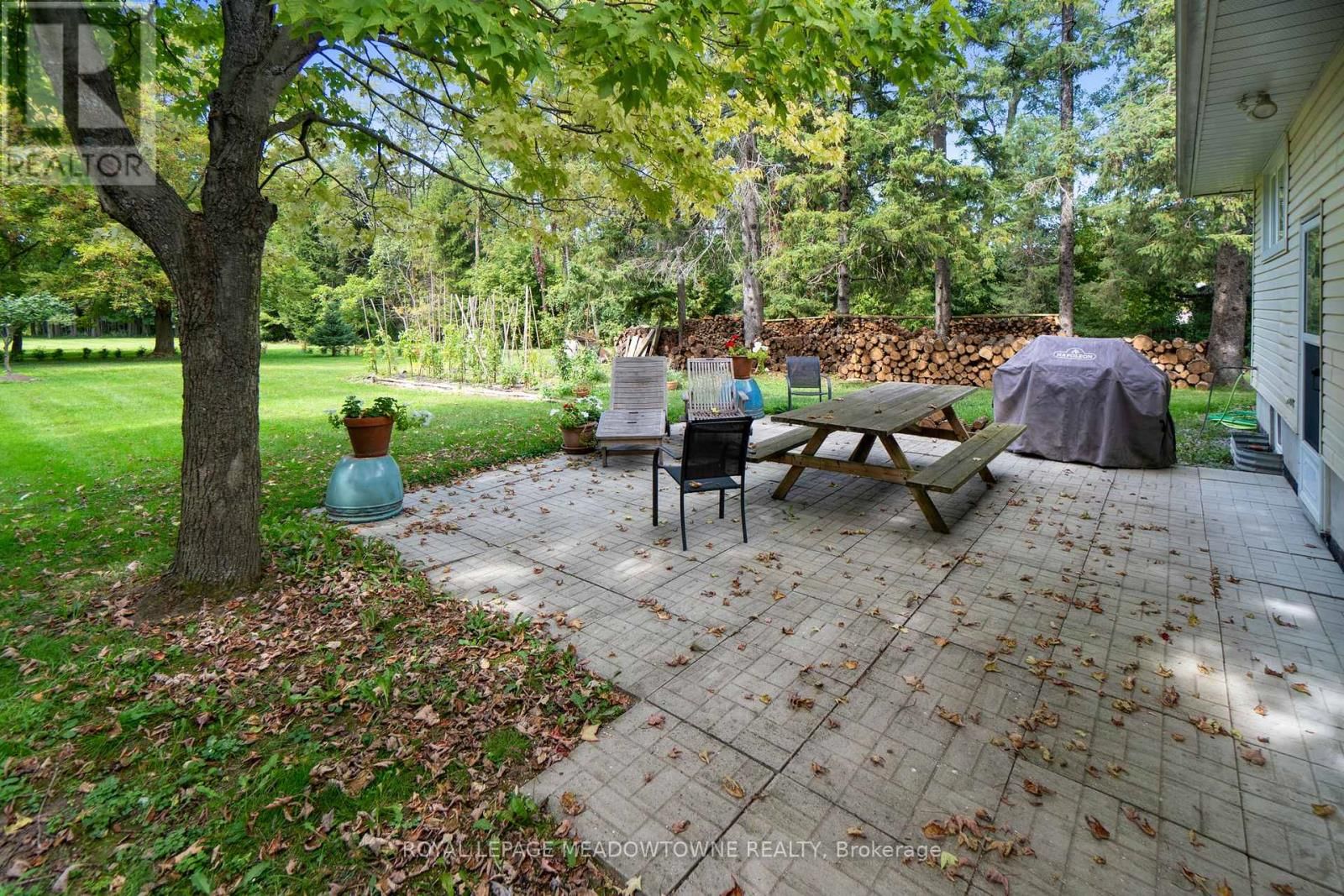 208 MARTIN STREET Image 29