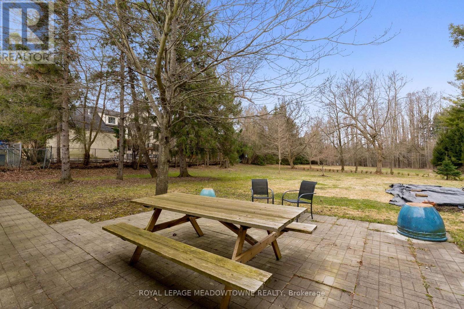 208 MARTIN STREET Image 30