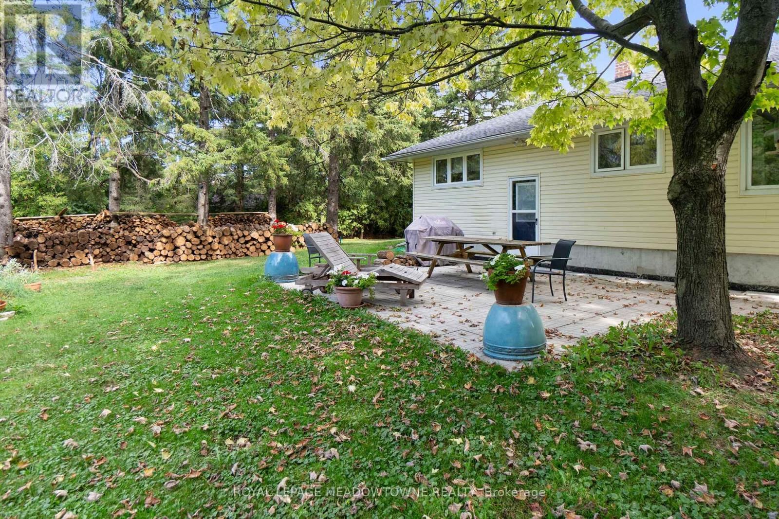 208 MARTIN STREET Image 31