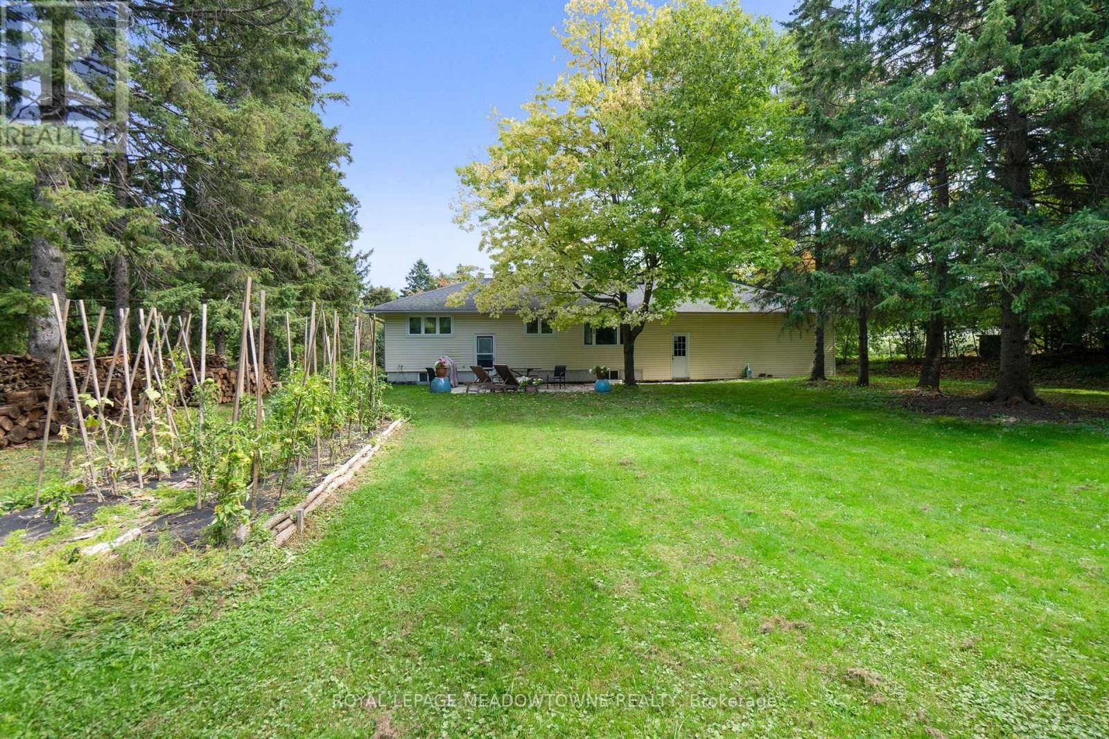 208 MARTIN STREET Image 32