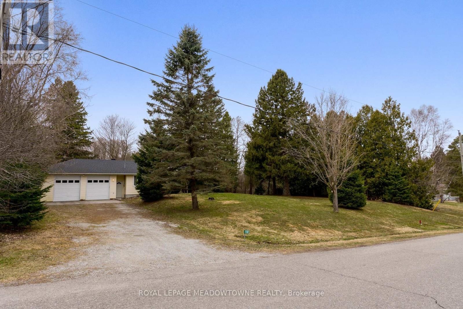 208 MARTIN STREET Image 7