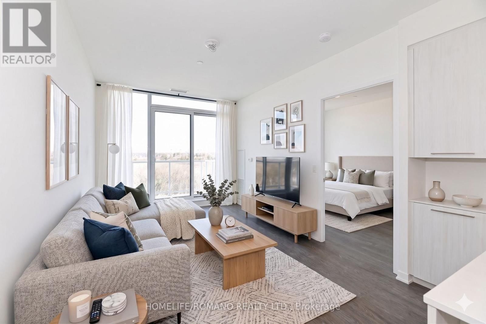 806 - 6 DAVID EYER ROAD Image 2