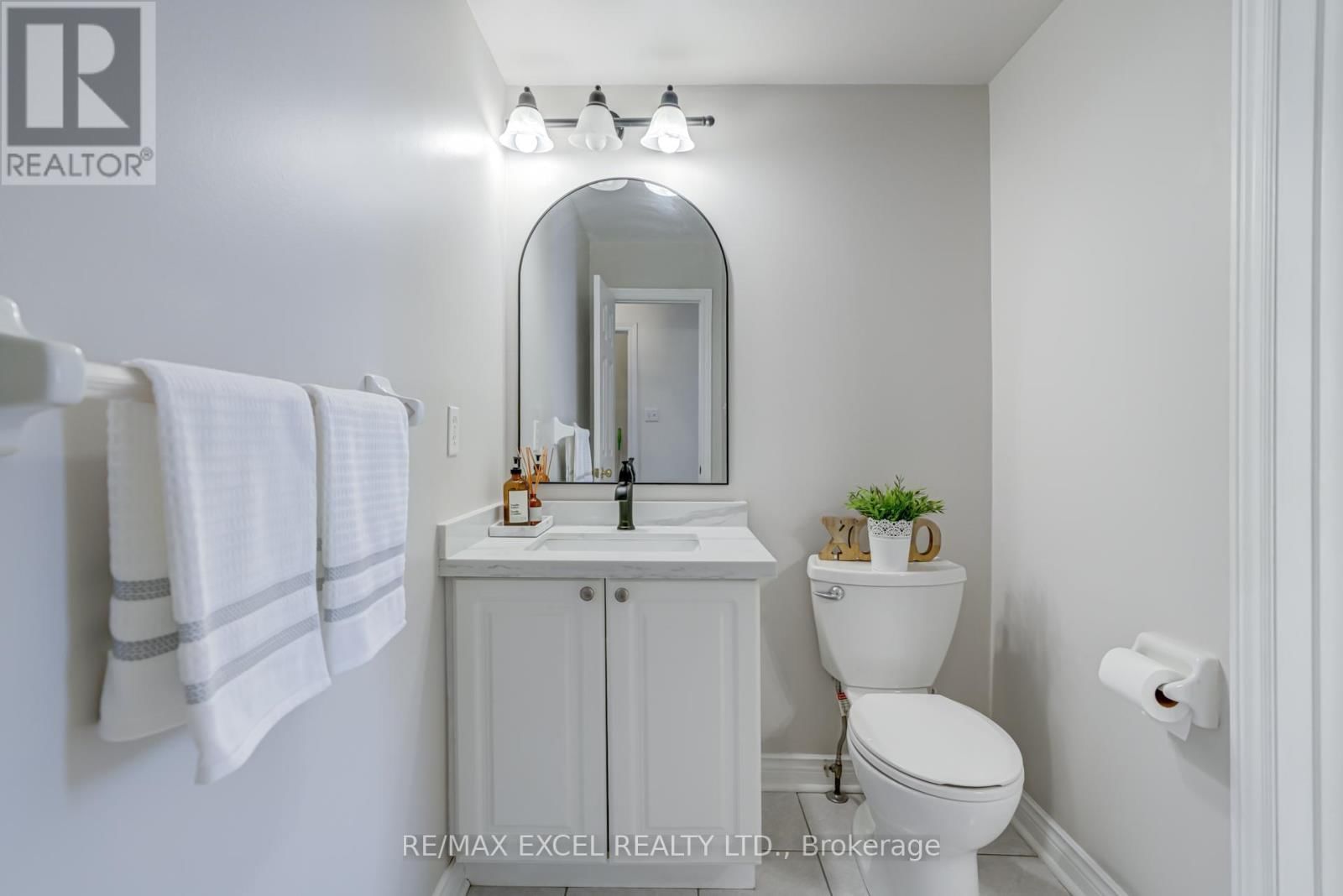 37 - 18 CLARK AVENUE WEST Image 26