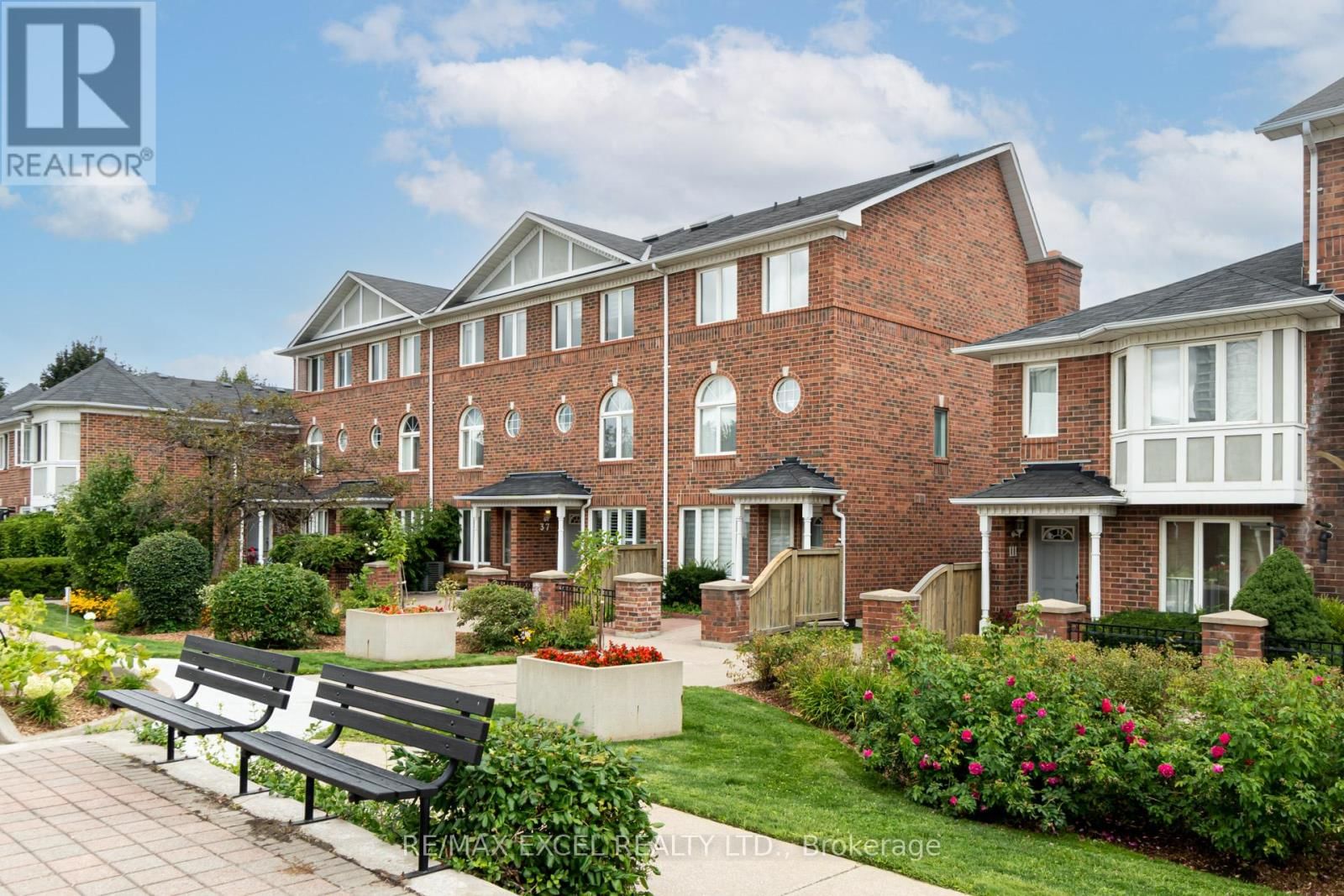 37 - 18 CLARK AVENUE WEST Image 3