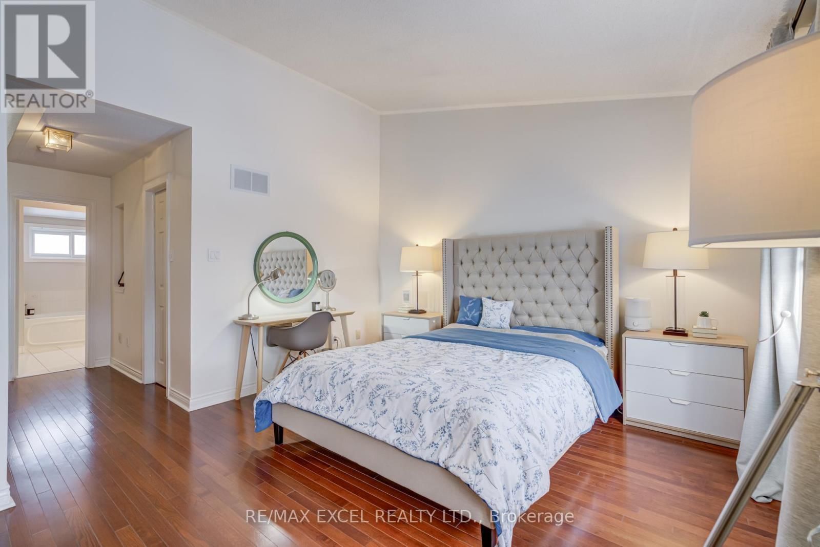 37 - 18 CLARK AVENUE WEST Image 30