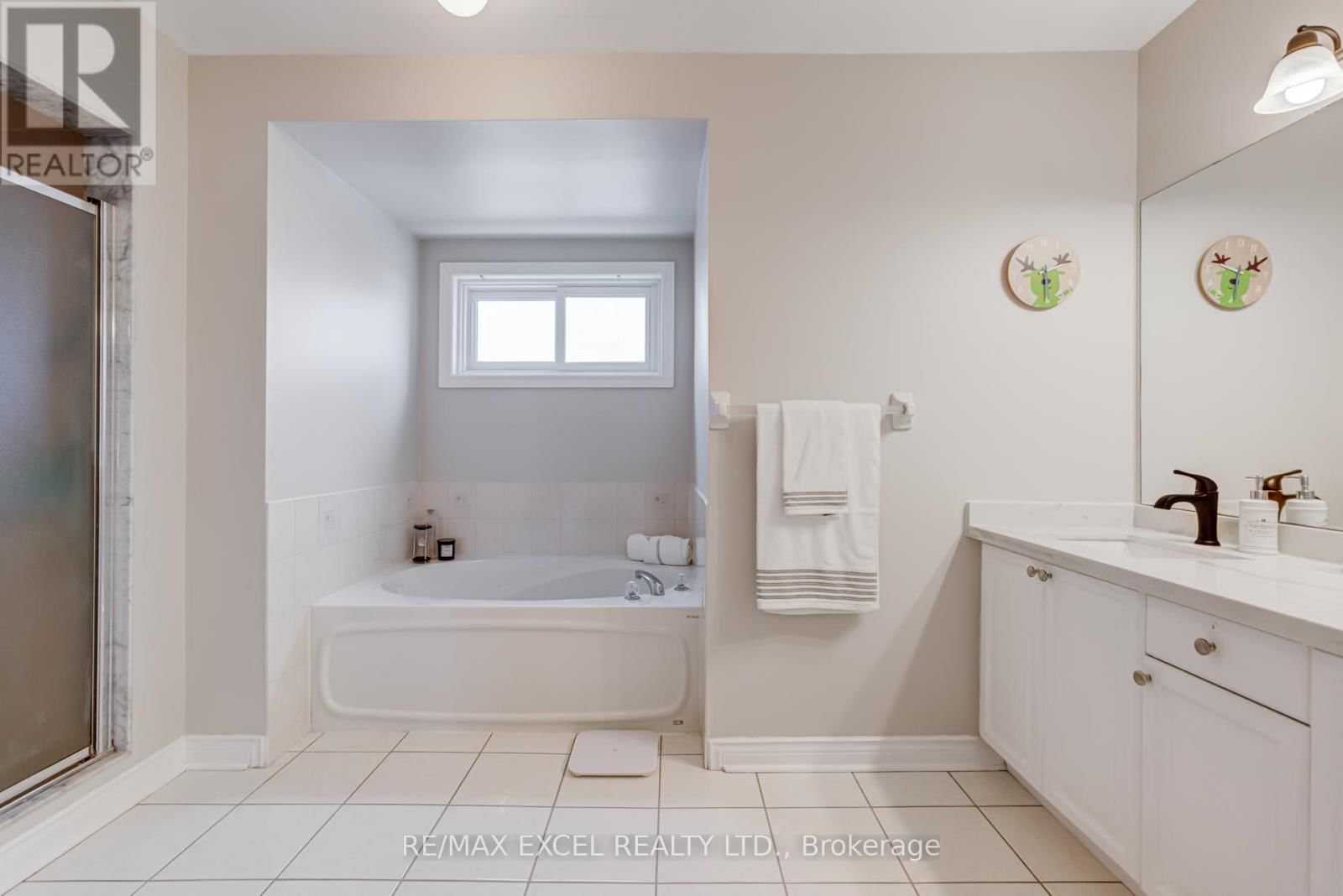 37 - 18 CLARK AVENUE WEST Image 34