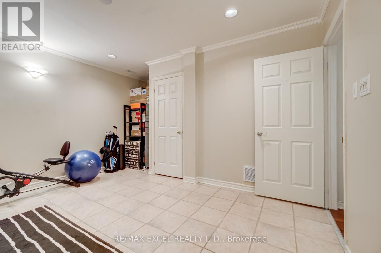 37 - 18 CLARK AVENUE WEST Image 39