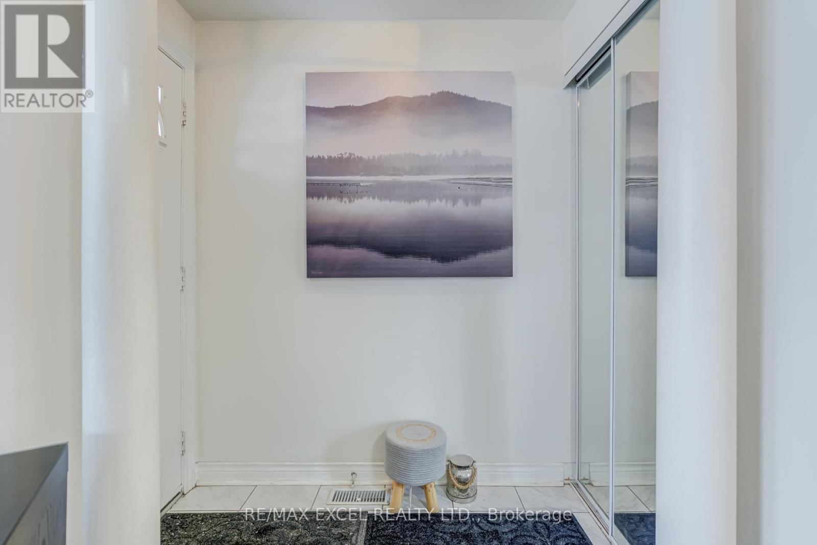 37 - 18 CLARK AVENUE WEST Image 5