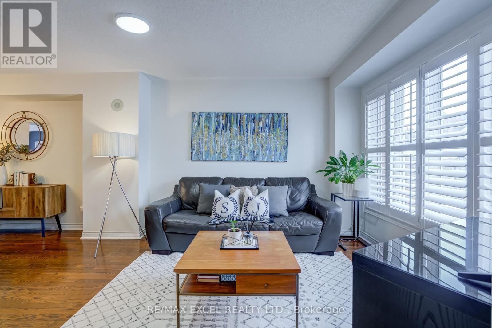 37 - 18 CLARK AVENUE WEST Image 6