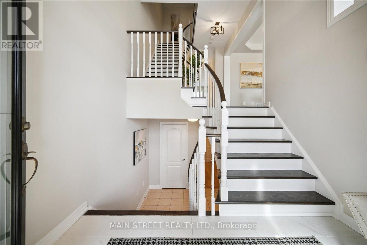 38 CARRIAGE HOUSE COURT Image 3