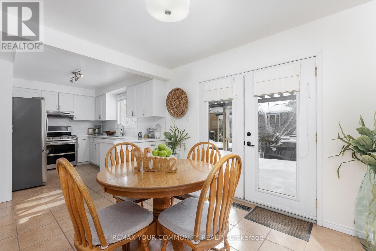 28 CAMROSE DRIVE Image 13