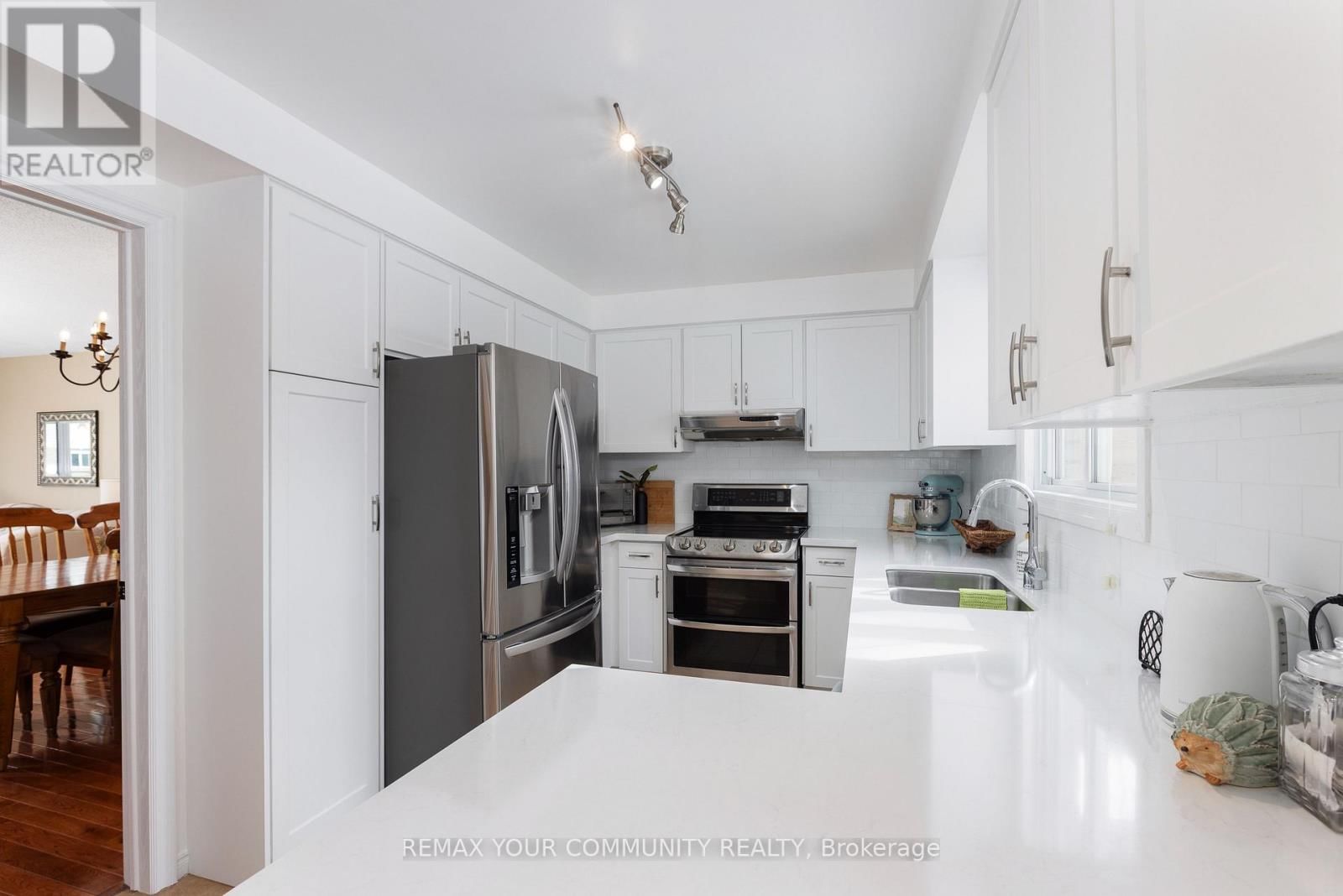 28 CAMROSE DRIVE Image 15