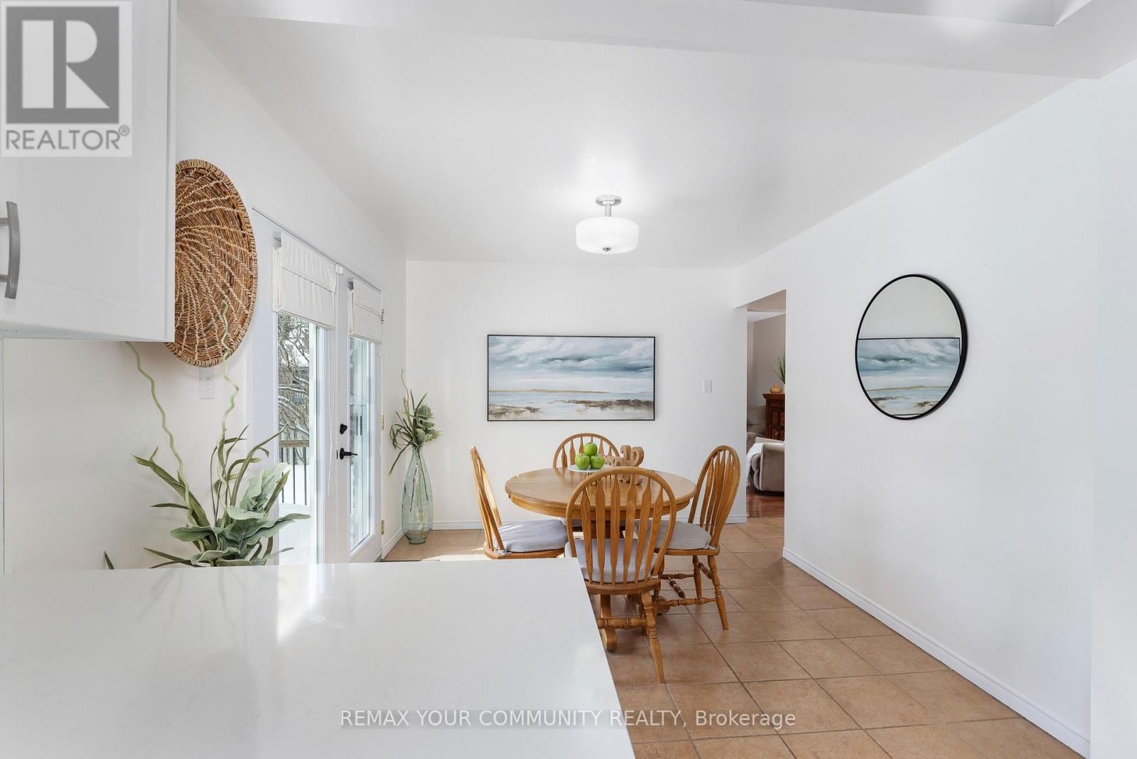 28 CAMROSE DRIVE Image 17