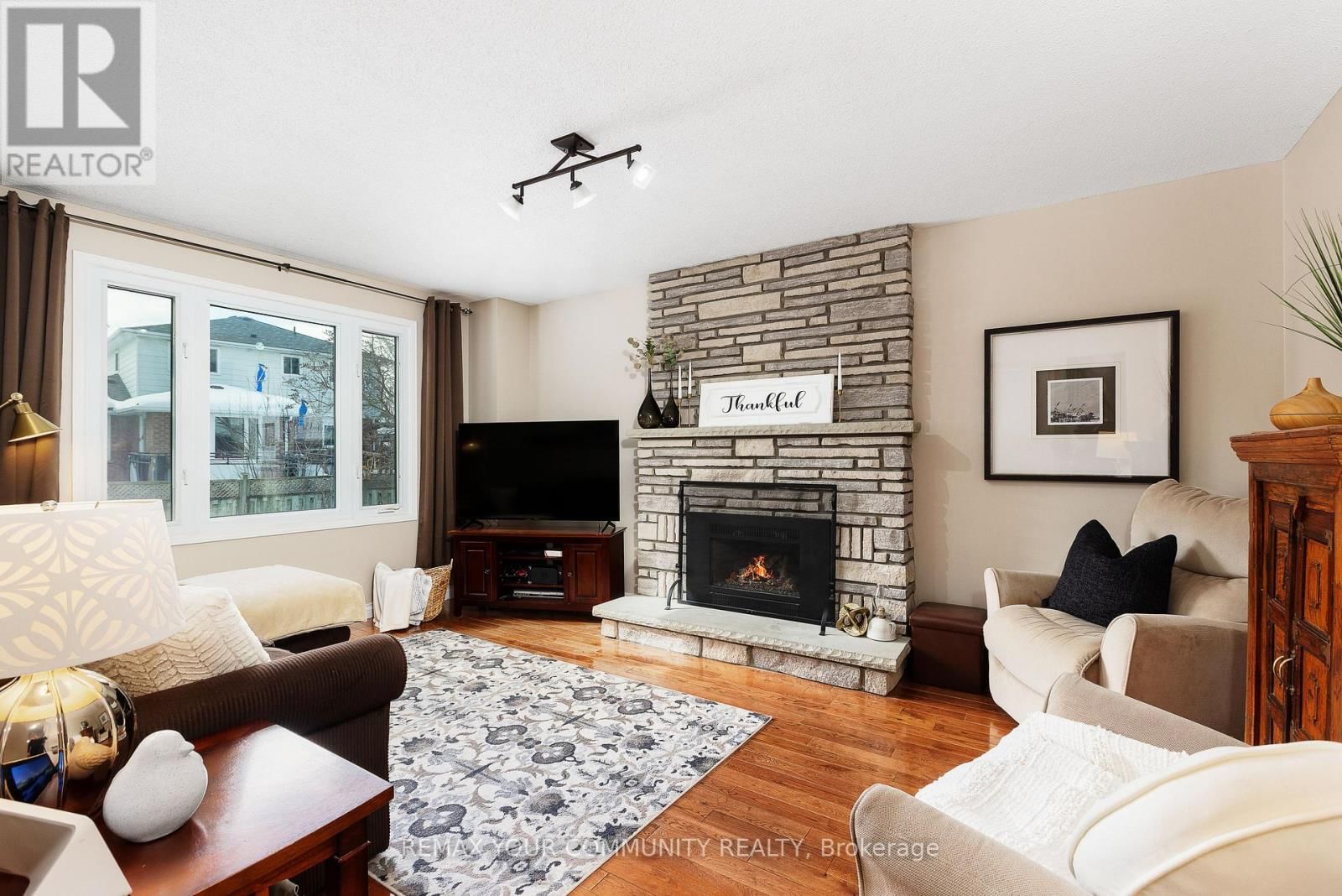 28 CAMROSE DRIVE Image 18