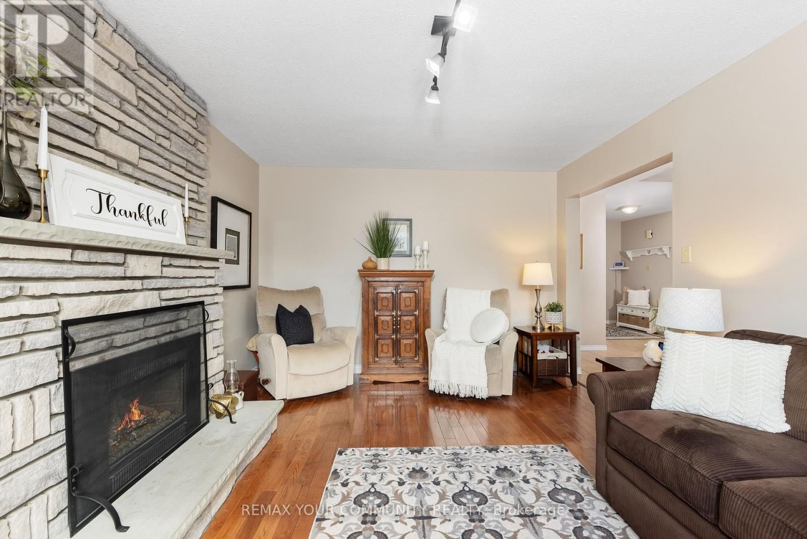 28 CAMROSE DRIVE Image 20