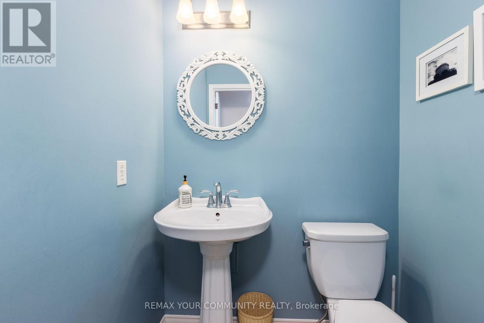 28 CAMROSE DRIVE Image 21